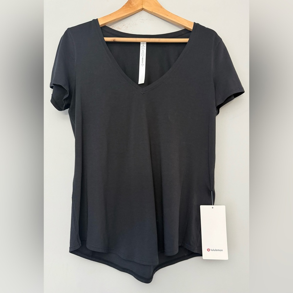 Lululemon black v-neck Pima cotton love tee size 8 brand new with tags